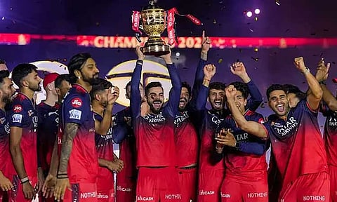 ஆர்சிபி அணியை வாங்க பிரபல கால்பந்து கிளப் உரிமையாளர் தீவிரம்