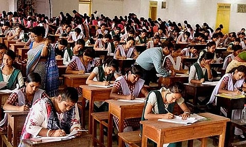 இளநிலை மருத்துவ படிப்புகளுக்கான நீட் தேர்வு நடைபெறும் தேதி அறிவிப்பு