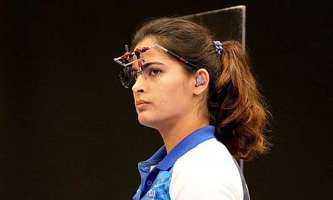 ஆசிய துப்பாக்கி சுடுதல்: வெள்ளிப் பதக்கம் வென்ற மனுபாக்கர்