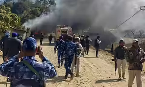 மணிப்பூரில் வன்முறை - இணைய சேவை துண்டிப்பு