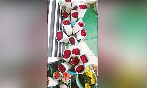 14-ம் தேதி காதலர் தினம்: படுஜோராக விற்பனையாகும் 'ஸ்டெம்பு ரோஸ்'