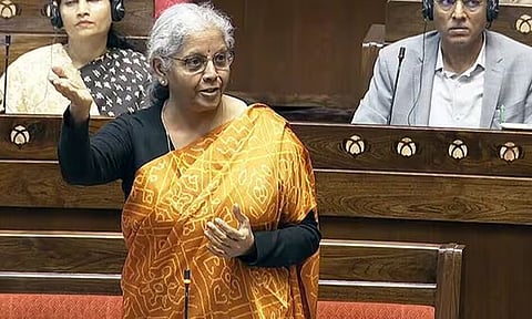 இந்தியாவை மோடி விற்றுவிட்டதாக ராகுல் காந்தி விமர்சனம்: நிர்மலா சீதாராமன் பதிலடி