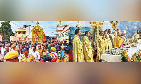 புளியம்பட்டி புனித அந்தோணியார் ஆலய தைத்திருவிழா சப்பர பவனி: ஆயிரக்கணக்கான பக்தர்கள் வழிபாடு