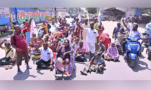 திருநெல்வேலியில் மாற்றுத்திறனாளிகள் மறியல்: 50 பேர் கைது