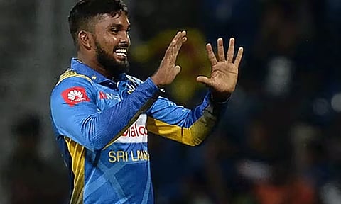 தசைப்பிடிப்பால் அவதி: டி20 உலகக்கோப்பை தொடரில் இருந்து ஹசரங்கா விலகல்