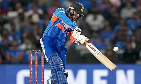 இந்திய அணிக்கு அதிர்ச்சி....பாகிஸ்தானுக்கு எதிரான போட்டியிலிருந்தும் அபிஷேக் சர்மா விலகல்