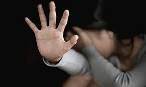 அரசு மருத்துவமனையில் சிறுமிக்கு பாலியல் தொல்லை