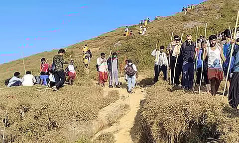 மகா சிவராத்திரி: வெள்ளியங்கிரி மலையில் குவிந்த பக்தர்கள்