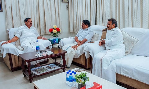 எடப்பாடி பழனிசாமியுடன், எல்.முருகன், நயினார் நாகேந்திரன் திடீர் சந்திப்பு