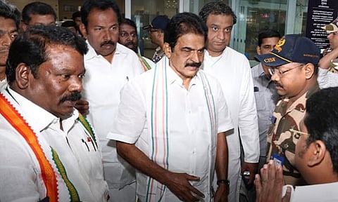 காந்தி கொள்கைகளை கொல்லும் மோடி - வேணு கோபால்