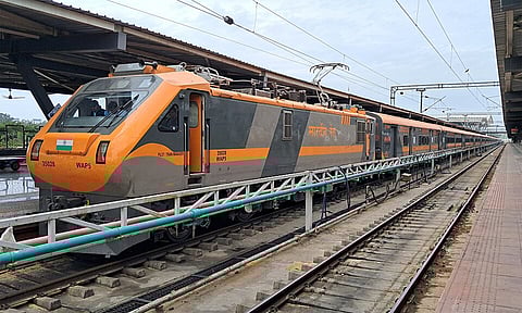 திருவனந்தபுரம்- தாம்பரம் அம்ரித் பாரத் ரெயில் கால அட்டவணை மாற்றப்படுமா? - நள்ளிரவில் சென்றடைவதால் பயணிகள் சிரமம்