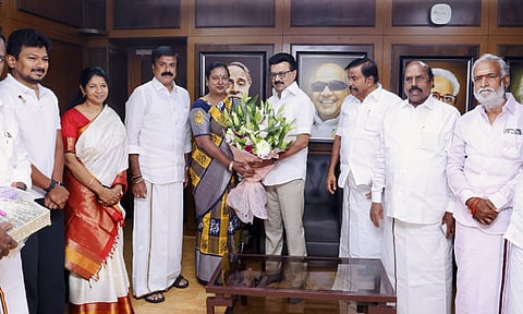 தி.மு.க. கூட்டணியில் தே.மு.தி.க.: பழம் நழுவி தேன் கலந்த பாலில் விழுந்தது எப்படி..?