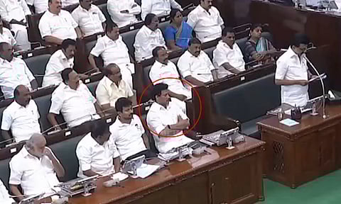 துரைமுருகன் இருக்கையில் அமர்ந்த அன்பில் மகேஷ்..! சட்டசபையில் பரபரப்பு