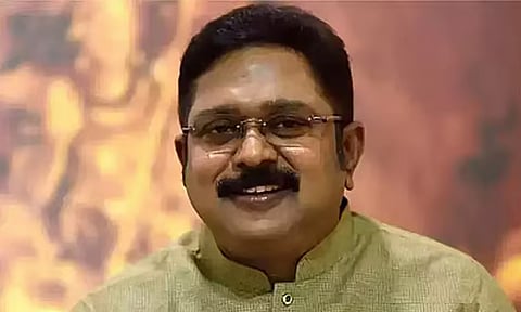 நம் தமிழ் மொழியைப் பேணிக் காத்திட அனைவரும் இந்நாளில் உறுதியேற்போம் - டிடிவி தினகரன்