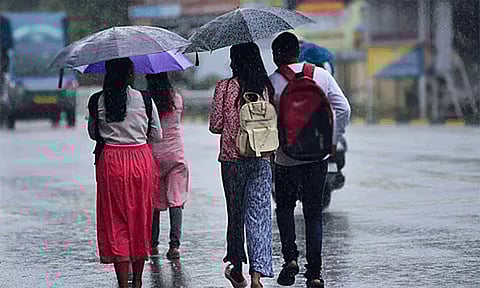 தமிழகத்தின் 2 மாவட்டங்களில் இன்று கனமழை பெய்யும் - வானிலை ஆய்வு மையம்