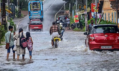 கேரளாவில் கனமழைக்கு வாய்ப்பு; 3 மாவட்டங்களுக்கு மஞ்சள் அலர்ட்