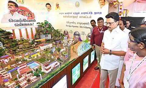 வள்ளுவ முனையில் வரலாறு படைத்திட்ட பிரமாண்ட அரசு விழா - மு.க.ஸ்டாலின்