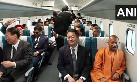 ஜப்பானில் மணிக்கு 600 கி.மீ. வேகத்தில் செல்லும் அதிவேக மேக்லெவ் ரெயிலில் யோகி ஆதித்யநாத் பயணம்