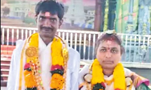 பெண் துணை தாசில்தாரை திருமணம் செய்த வியாபாரி ஆணவக் கொலை