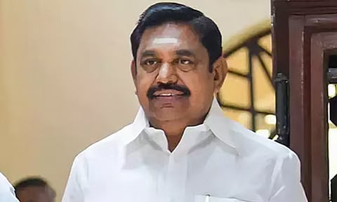 பரபரப்பான அரசியல் சூழலில் எடப்பாடி பழனிசாமி இன்று டெல்லி பயணம்