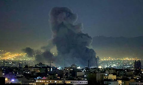 ஈரான், குவைத் உள்ளிட்ட 14 நாடுகளில் இருந்து தங்கள் நாட்டினர் உடனடியாக வெளியேற அமெரிக்கா உத்தரவு