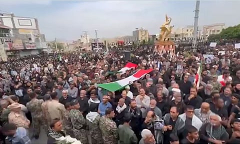 இஸ்ரேல் தாக்குதலில் 150 மாணவிகள் பலி; ஈரானில் பல்லாயிரக்கணக்கானோர் ஊர்வலம்