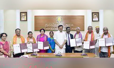 ஓவியம், சிற்பக் கலைகளில் திறமைமிக்க கலைஞர்கள் 6 பேருக்கு கலைச் செம்மல் விருது: அமைச்சர் மு.பெ.சாமிநாதன் வழங்கினார்