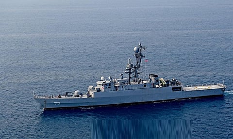 இந்தியாவில் இருந்து புறப்பட்ட ஈரான் போர் கப்பல் மீது தாக்குதல்; 148 பேர் பலி?