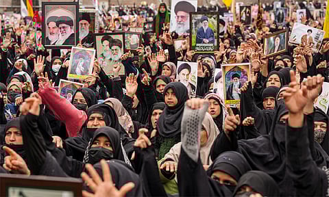 ஈரான் உச்ச தலைவர் கொலைக்கு கண்டனம் - காஷ்மீரில் தடையை மீறி ஏராளமானோர் ஆர்ப்பாட்டம்