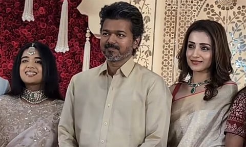 திருமண வரவேற்புக்கு ஒரே காரில் வந்த விஜய் - திரிஷா