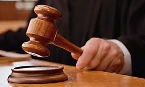 விபத்தில் பலியான தனியார் நிறுவன துணை தலைவரின் குடும்பத்தினருக்கு இழப்பீடு: காப்பீட்டு நிறுவனதிற்கு உத்தரவு