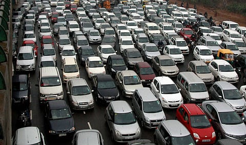 கடந்த 11 மாதங்களில் 24 கோடி வாகனங்கள் பதிவு