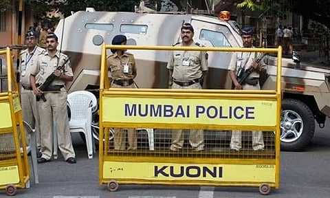 மும்பை: இன்று மாலை 4 மணிக்கு எல்.இ.டி. வெடிகுண்டு வெடிக்கும்; மருத்துவமனைக்கு இ-மெயிலில் மிரட்டல்