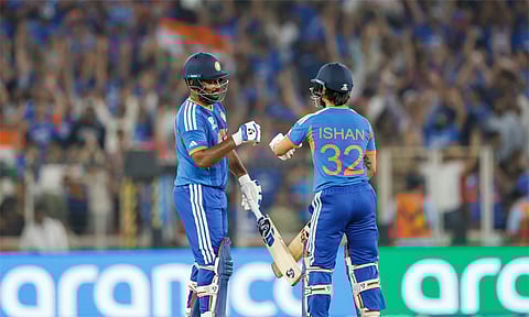 இறுதிப்போட்டியில் ரன்மழை பொழிந்த இந்தியா: நியூசிலாந்துக்கு 256 ரன்கள் வெற்றி இலக்கு