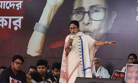 நான் மக்கள் உரிமைக்கான தர்ணா போராட்டத்தில் இருந்தேன்: ஜனாதிபதி விவகாரத்தில் மம்தா பானர்ஜி விளக்கம்