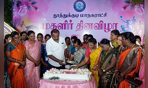 தன்னம்பிக்கை, மன தைரியம் இருந்தால் பெண்கள் எதையும் சாதிக்கலாம்: மேயர் ஜெகன் பெரியசாமி பேச்சு