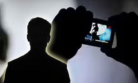 78 வயது முதியவரை ஆபாச வீடியோ எடுத்து பணம் கேட்டு மிரட்டிய இளம்பெண்