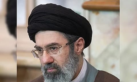 ஈரானின் புதிய உச்ச தலைவராக மொஜ்தபா காமேனி அறிவிப்பு