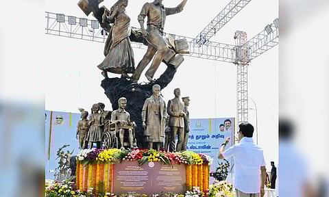 கல்விப் பெருமையைச் சொல்லும் அறிவுச் சிலையைத் திறந்து வைத்ததில் பெருமகிழ்ச்சி - மு.க.ஸ்டாலின்