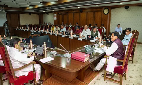 ம.பி.: முக்கிய நலத்திட்டங்களை தொடர ரூ.33,240 கோடி - மந்திரி சபை ஒப்புதல்