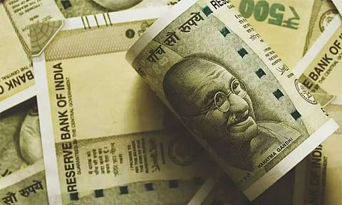 திருப்பதி அலிபிரி சோதனை சாவடியில் கட்டுக்கட்டாக பணத்துடன் சிக்கிய நபர்- போலீசார் தீவிர விசாரணை