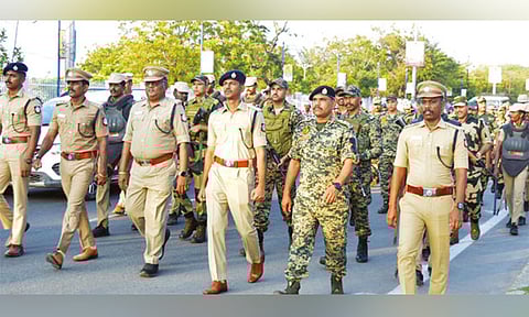 சட்டசபை தேர்தல்: தூத்துக்குடியில் துணை ராணுவத்தினர் கொடி அணிவகுப்பு