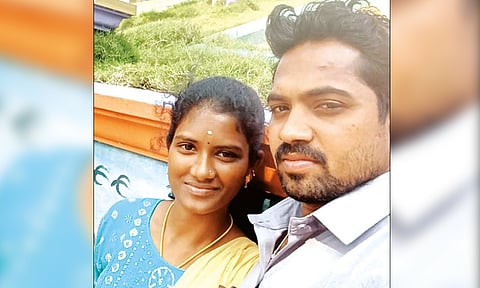 காதல் திருமணம் செய்த இளம்பெண் கிணற்றில் குதித்து தற்கொலை - காப்பாற்றச் சென்ற கணவரும் உயிரிழப்பு