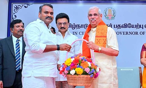 தமிழ்நாட்டின் புதிய பொறுப்பு கவர்னர் ஆர்.வி.அர்லேகர் பதவியேற்பு: எல்.முருகன் வாழ்த்து