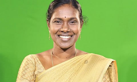 நாம் தமிழர் கட்சியின் முன்னாள் நிர்வாகி காளியம்மாள் அதிமுகவில் இணைந்தார்