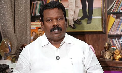 ஊழல் அதிகாரியை காப்பாற்றும் பாஜக அரசு: செல்வப்பெருந்தகை குற்றச்சாட்டு