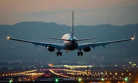 துபாய்-மதுரை இடையே விமான சேவை ரத்து: ரம்ஜான் பண்டிகைக்கு சொந்த ஊர் செல்ல முடியாமல் பயணிகள் தவிப்பு