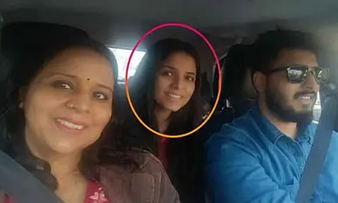 காதல் தோல்வியை கிண்டல் செய்த சகோதரியை குத்திக்கொன்ற இளைஞர் - அதிர்ச்சி சம்பவம்