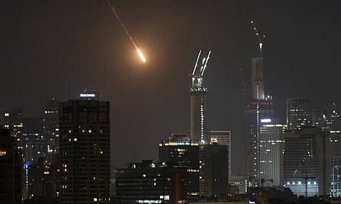 வளைகுடா நாடுகள் மீது ஈரான் கடும் தாக்குதல்: ஓமனில் 2 இந்தியர்கள் உயிரிழப்பு