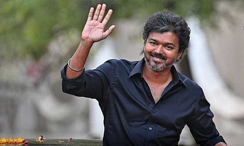 டெல்லியில் இருந்து சென்னை கிளம்புகிறார் விஜய்